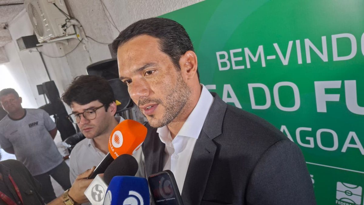 Presidente da CBF respalda Ancelotti e minimiza polêmica sobre lesão de Neymar
