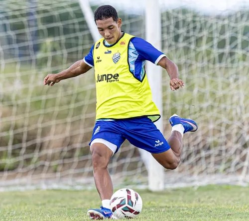 CSA encerra treinos em Maceió e viaja para enfrentar Atlético de Alagoinhas
