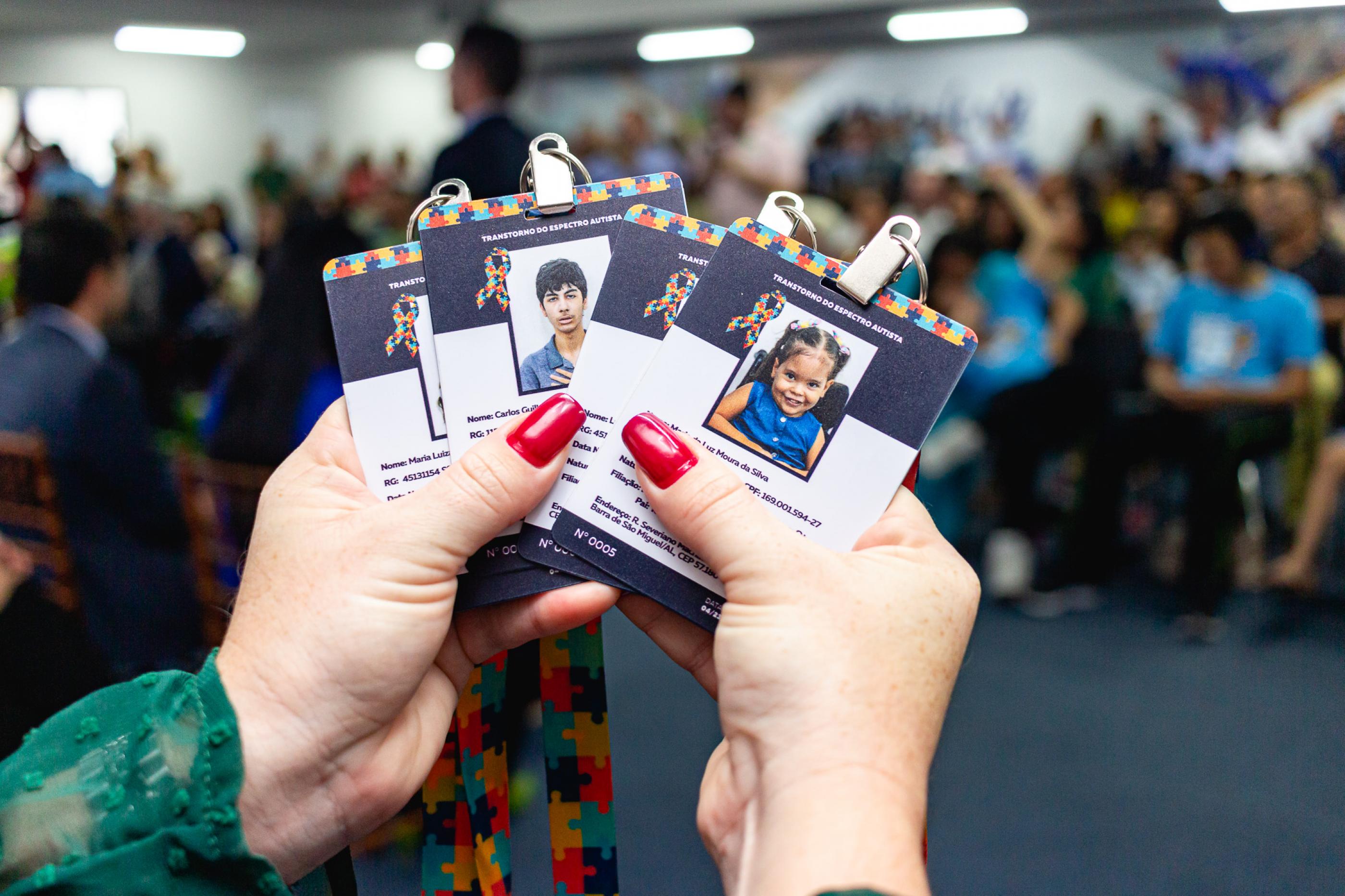 Em um ano, Governo de Alagoas emite mais de 2 mil carteiras para autistas