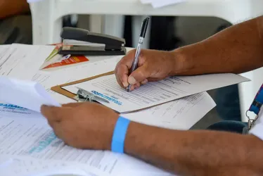 Emprego formal cresce 13% em AL, mas avanço maior vem do setor público