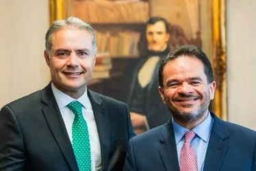 Enquanto oposição racha, MV reforça união do grupo: “seguimos firmes”