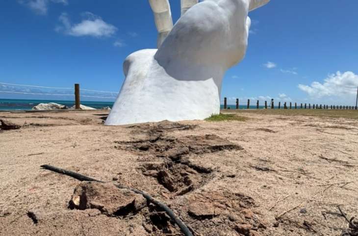 Vandalismo na orla do Porto: cabos de escultura são furtados