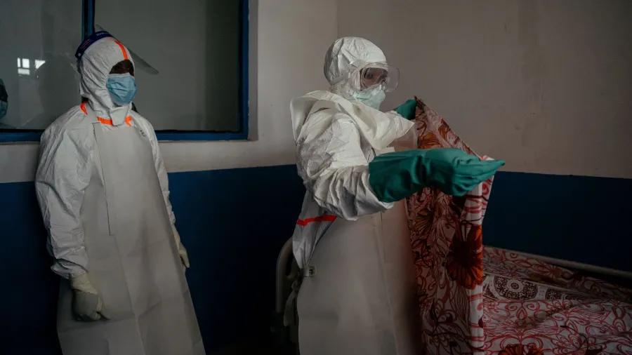 Ebola volta a se espalhar e hospitais ficam lotados na República do Congo
