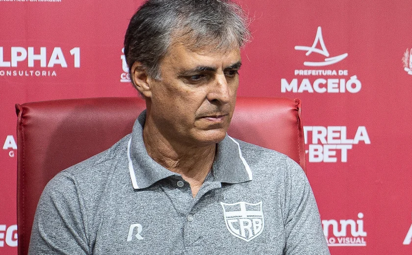Marroquim diz que clube aguarda liberação da Fifa para contratar atletas