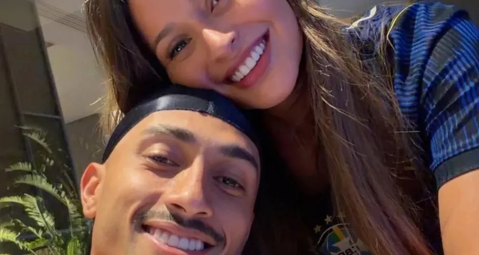 'Tem pão para todo mundo': esposa de Raphinha se declara ao jogador após fala de Vampeta