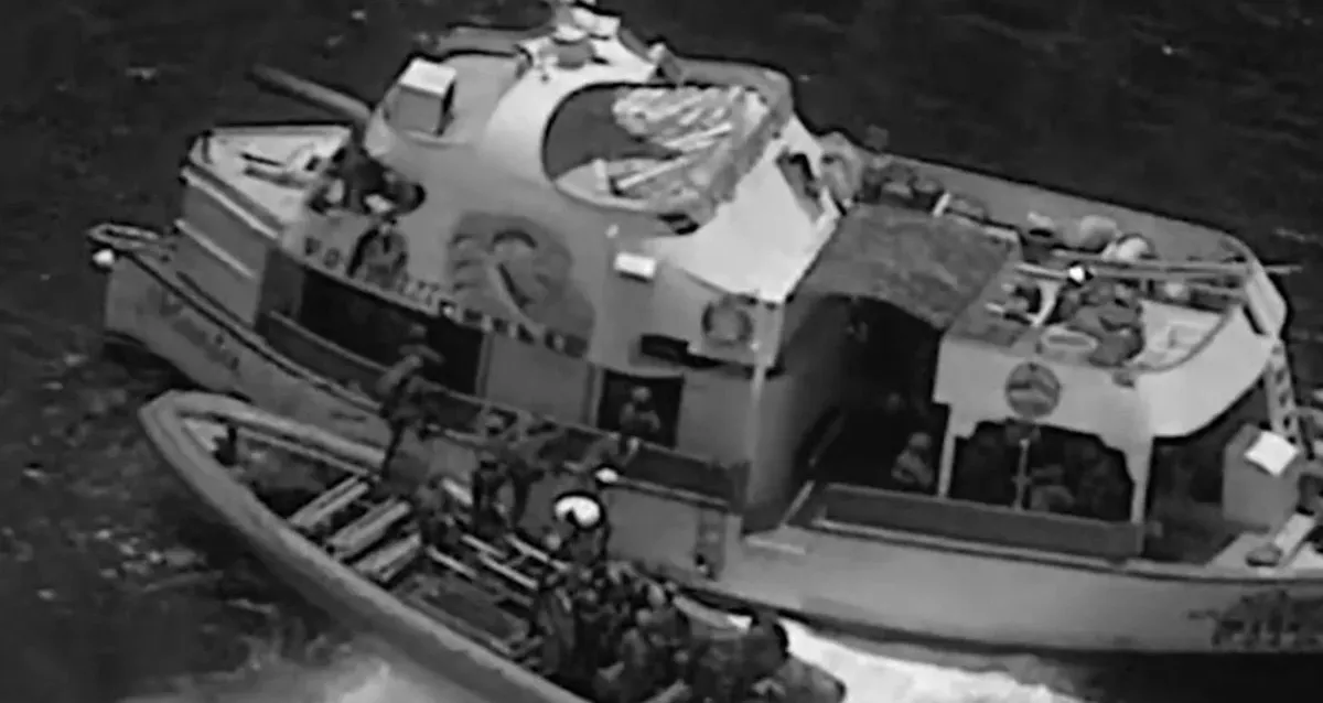 Navio ligado a gangue equatoriana é afundado pelos EUA no Pacífico