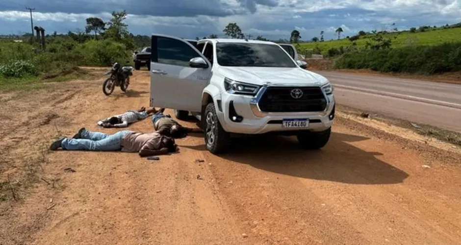Execução na BR-163: três homens são encontrados mortos ao lado de Hilux