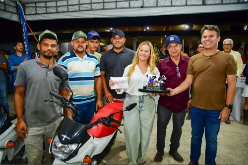 Expo Bacia reúne mais de 20 mil pessoas e premia novos campeões