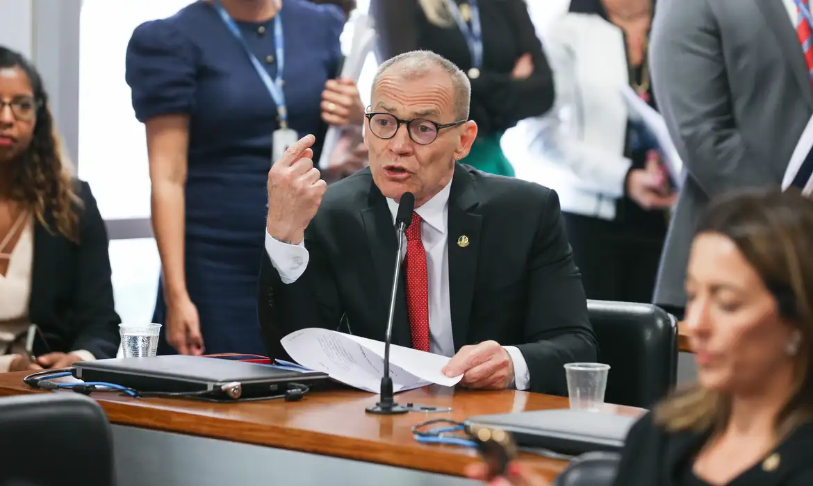 Fabiano Contarato é eleito presidente da CPI do Crime Organizado