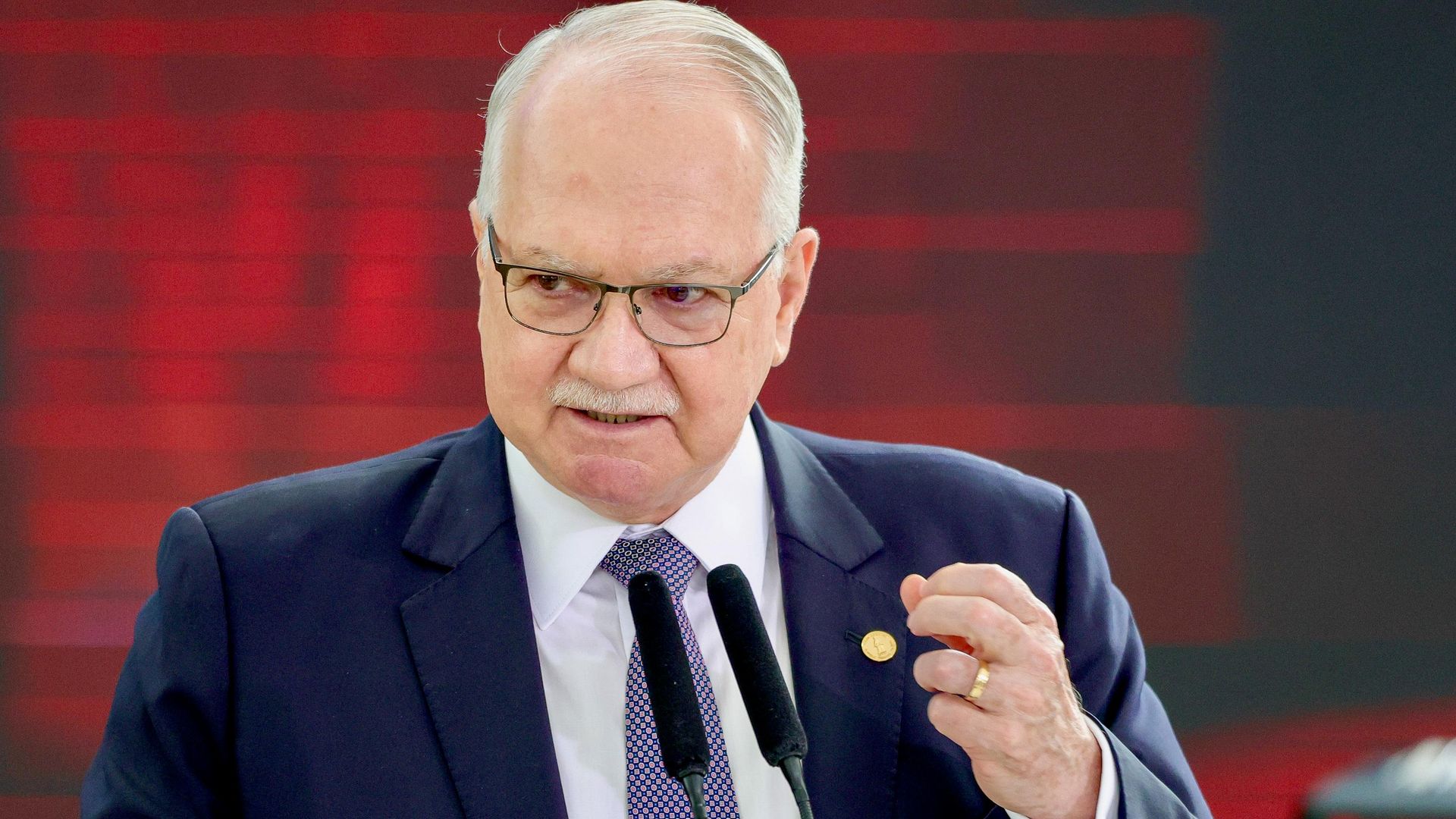 Crise no STF leva Fachin a defender Código de Ética e rito rigoroso