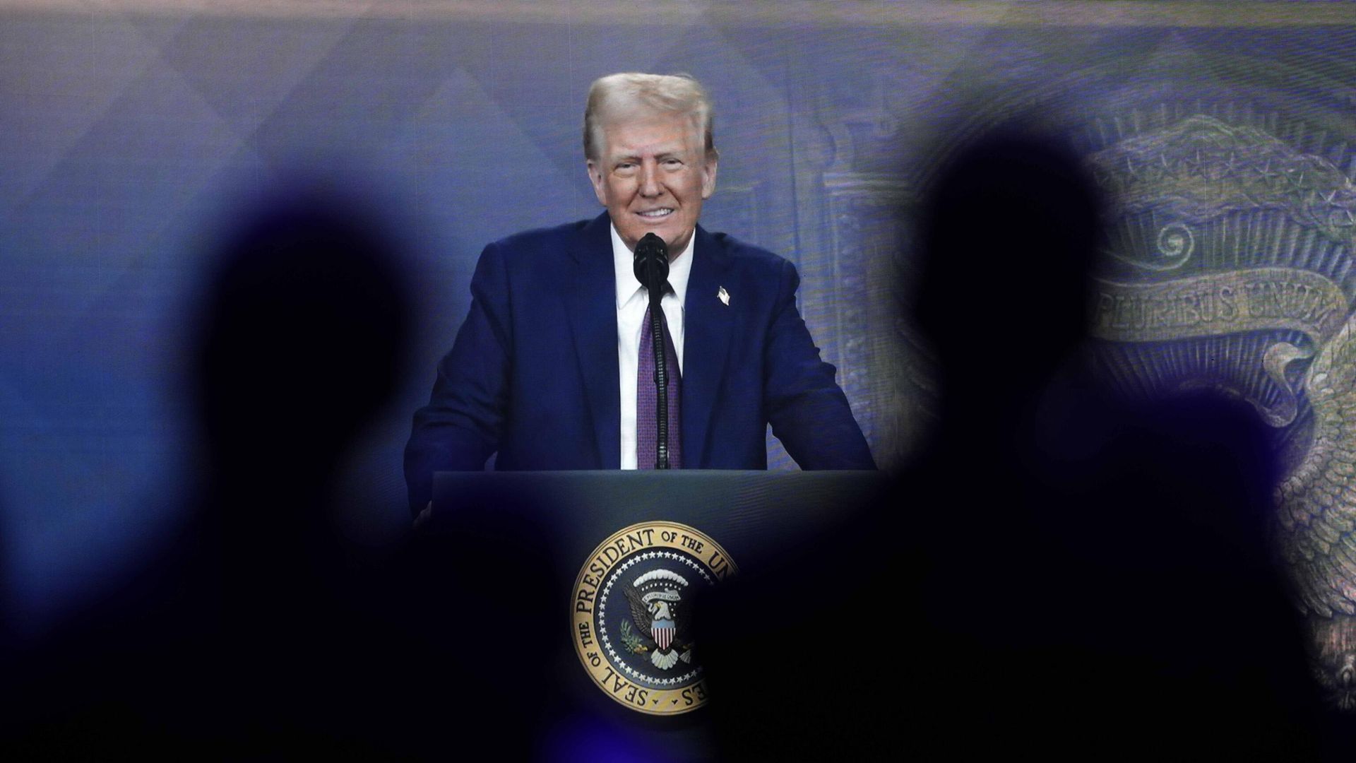 Trump promete pagar mais de R$ 25 mil a adultos caso republicanos vençam eleições