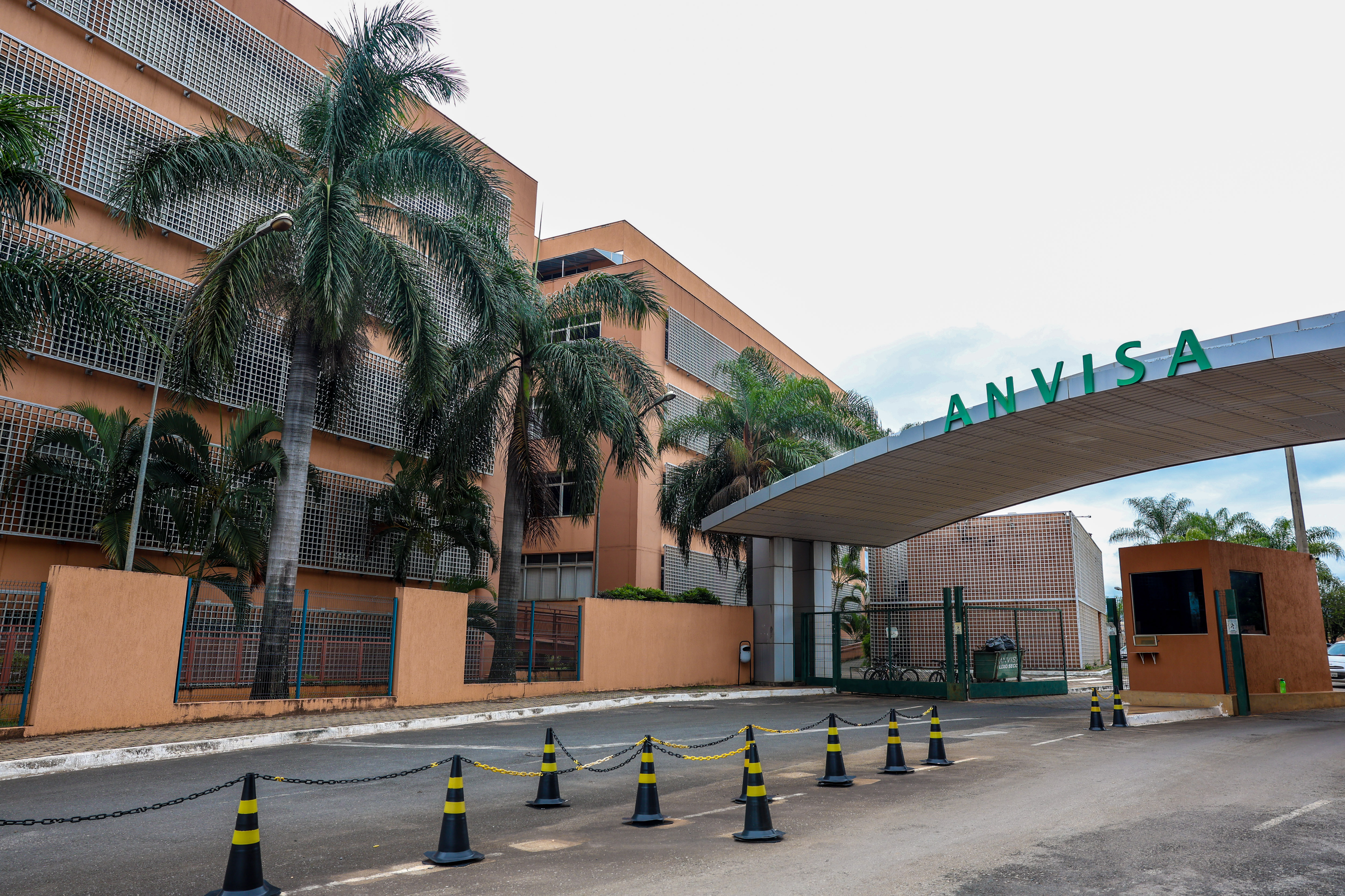 Anvisa suspende comercialização de produtos médicos irregulares