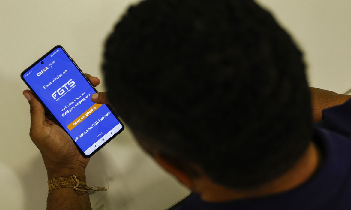Desenrola 2.0 impulsiona 1,4 milhão de acessos ao app do FGTS