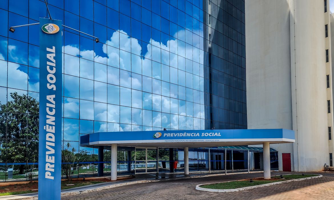 Vazamento de dados no INSS expõe 2,8 milhões de CPFs