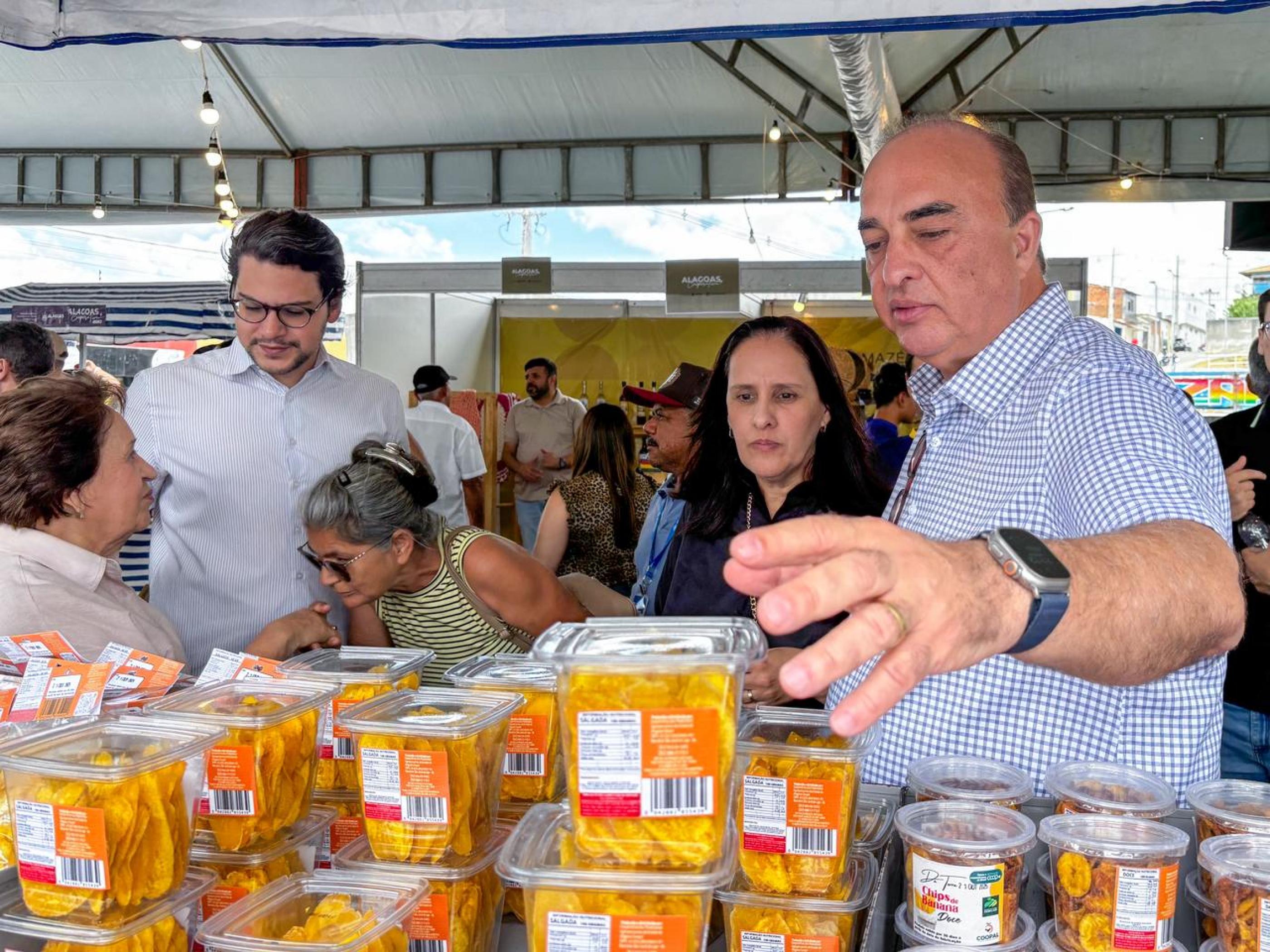 Feira da Agricultura Familiar reúne 35 expositores em Santana do Ipanema
