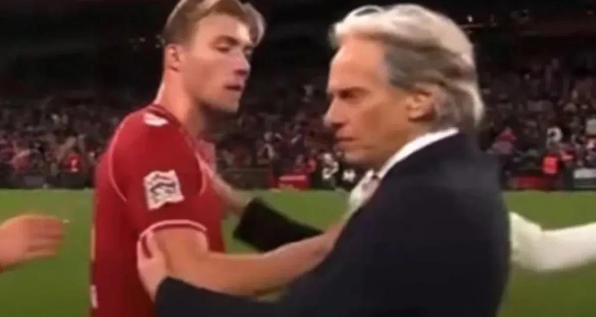 Højlund empurra Jorge Jesus após vitória de Portugal