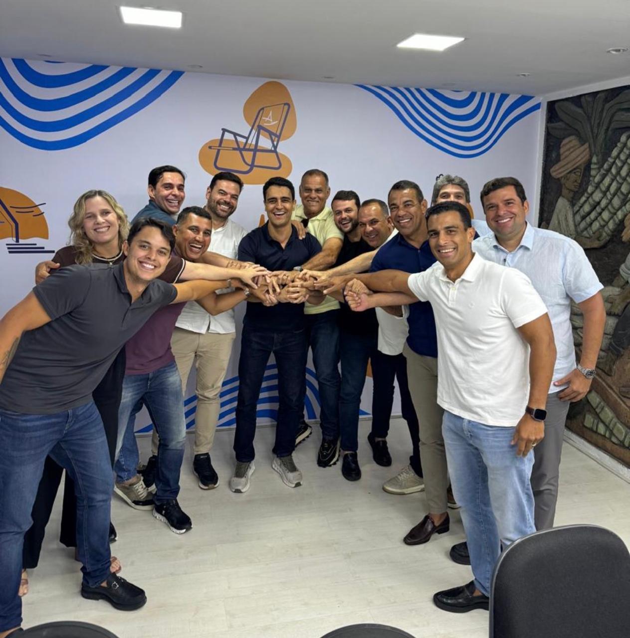 JHC rompe com PL, será candidato ao governo e não cede a pressão de Lira