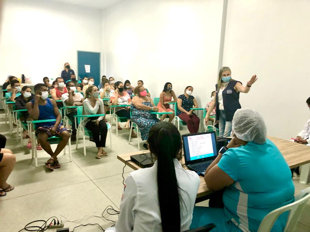 Hospital de Emergência do Agreste debate saúde mental para idosos