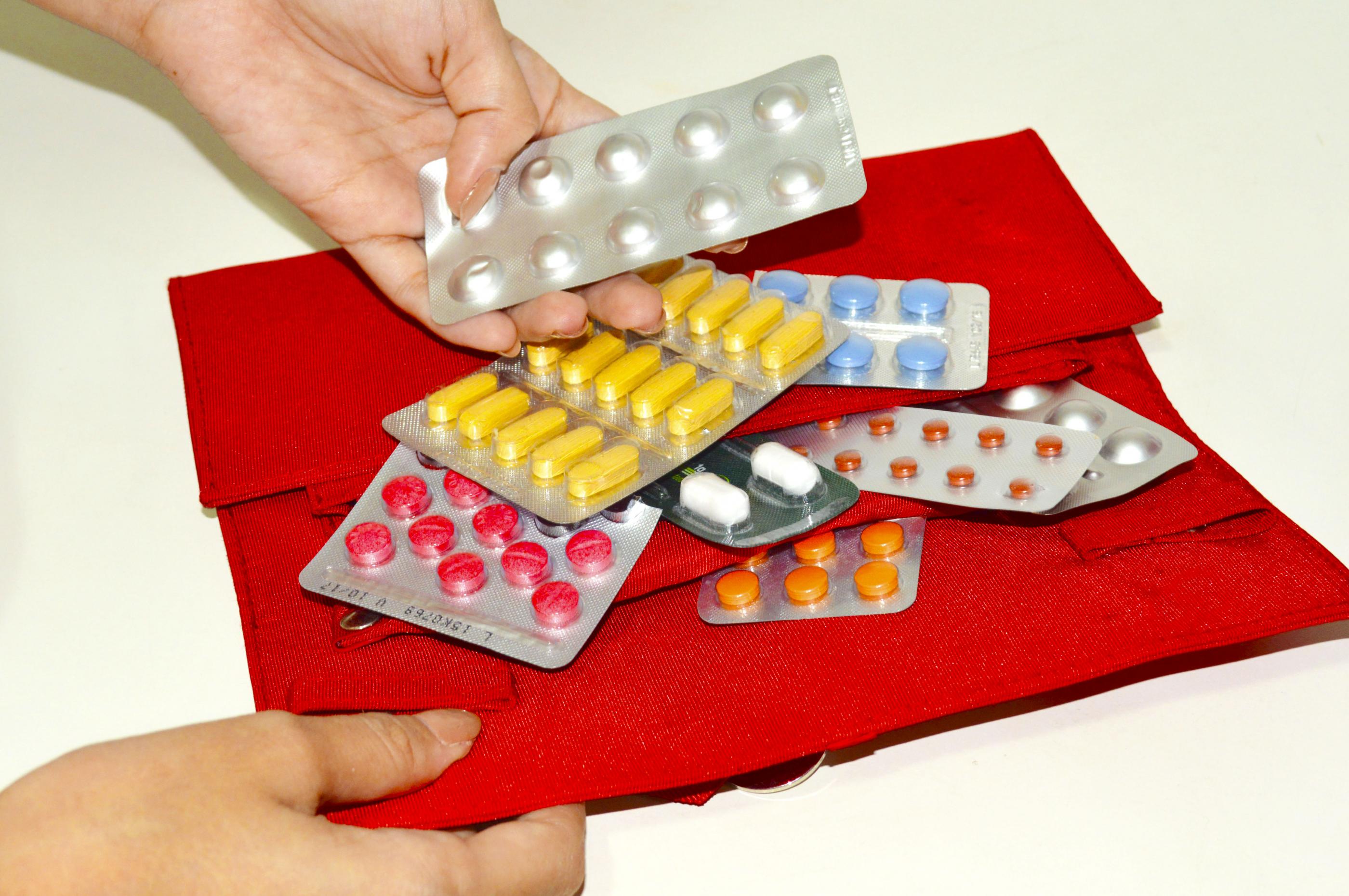 Sesau alerta para riscos do uso irracional de medicamentos em Alagoas
