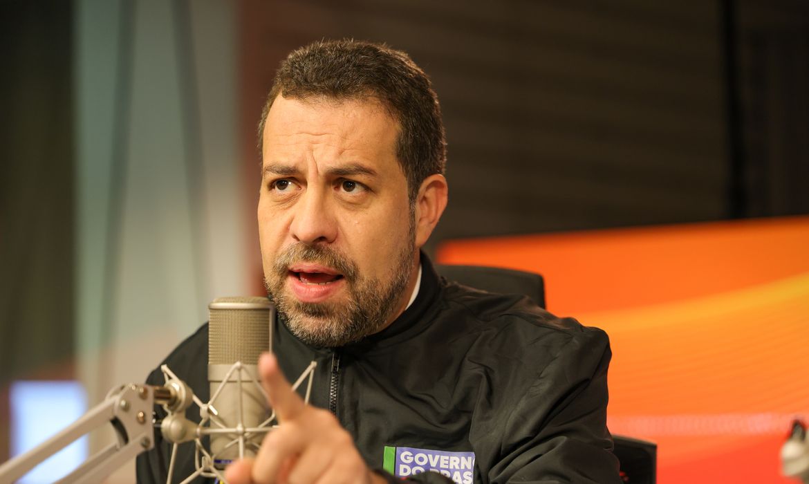 Boulos volta a criticar 'terrorismo econômico' contra o fim da escala 6x1