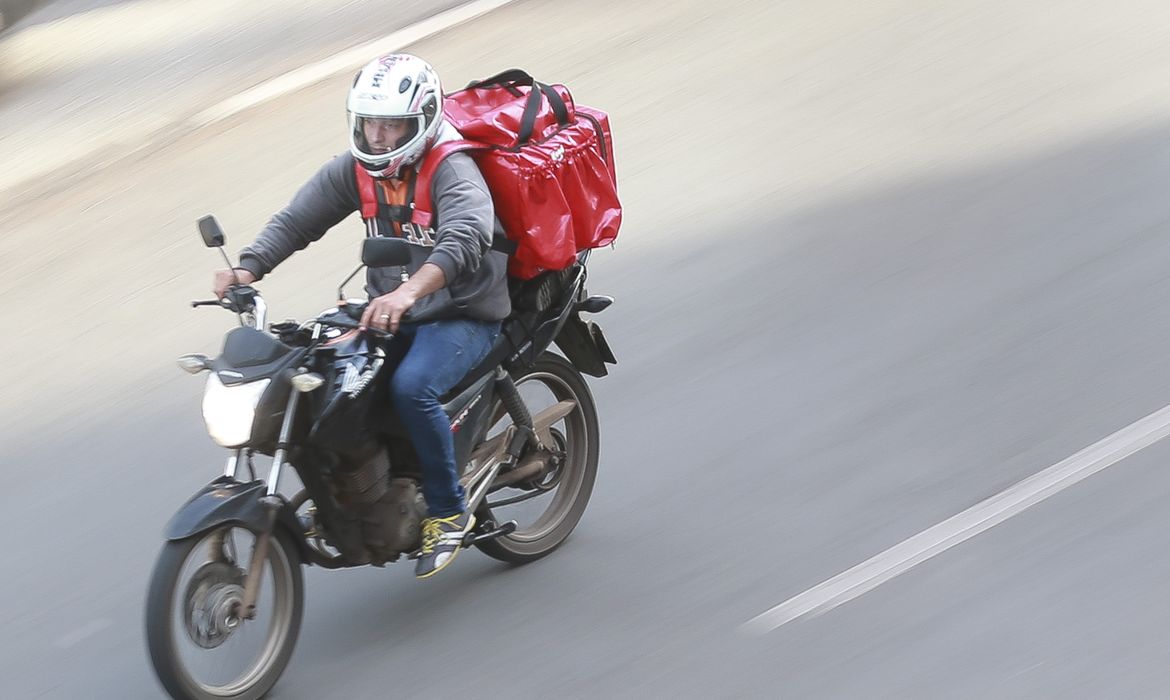 Supremo retoma julgamento sobre vínculo trabalhista de motoristas de aplicativo