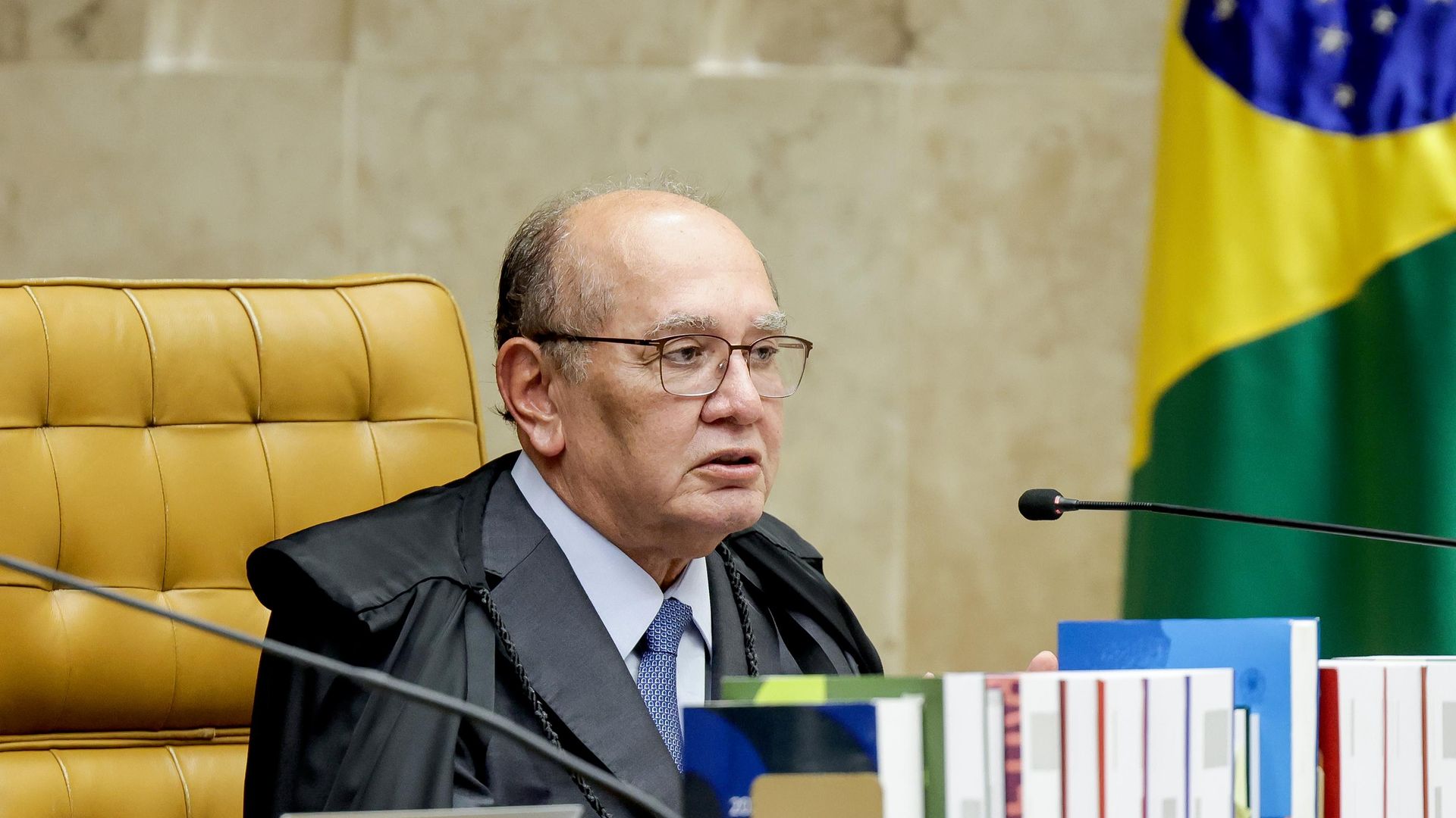 Gilmar Mendes envia garantias à Itália para extradição de Carla Zambelli