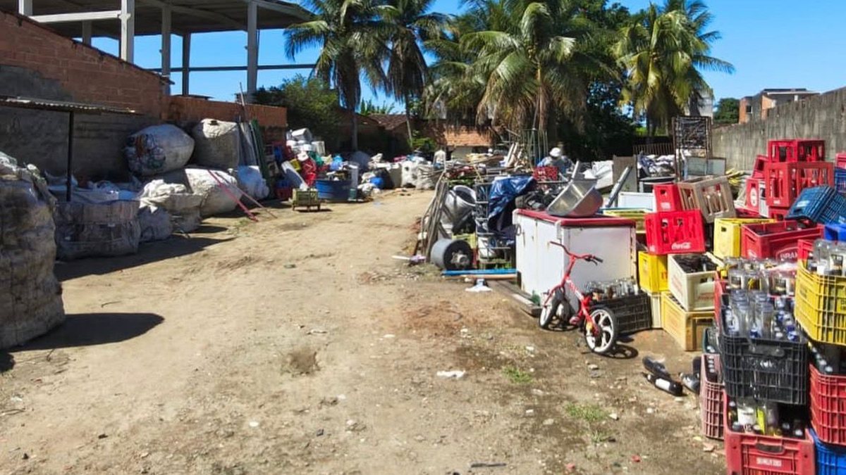 Mulher é presa por receptação em ferro-velho no Jacintinho