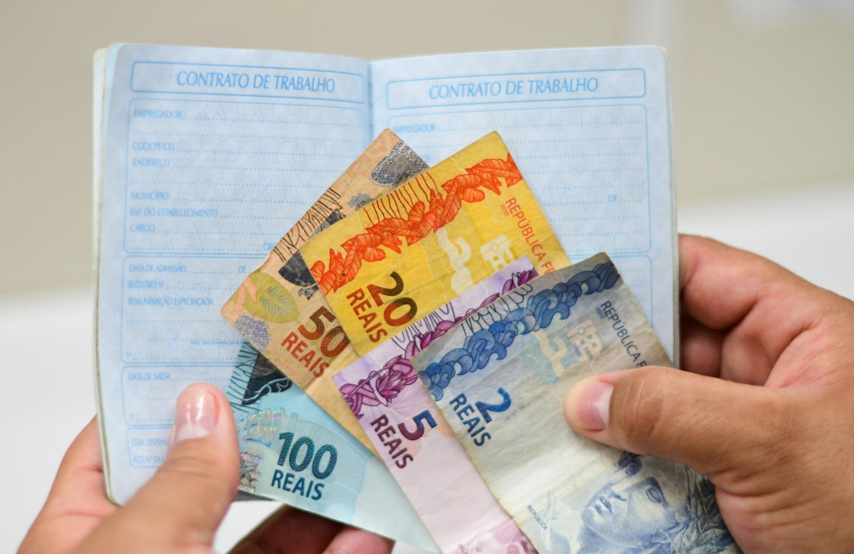 Rendimento do trabalhador alagoano cresce 42% em três anos, aponta IBGE