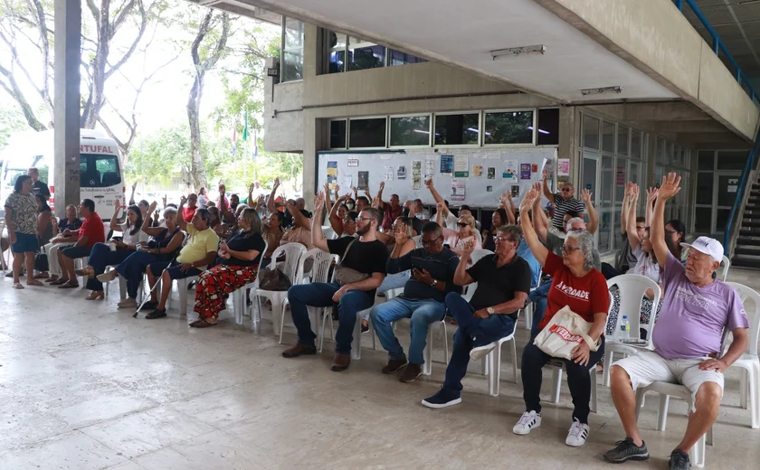 Servidores da Ufal decidem por encerrar paralisação