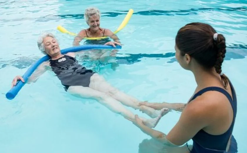 Fisioterapia em piscina aquecida oferece benefícios à comunidade de forma gratuita na Estácio