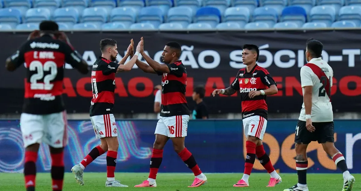 Flamengo empata com River Plate em amistoso disputado em Portugal