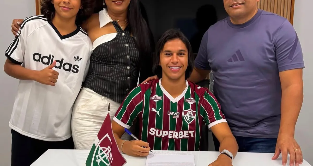 Fluminense renova contrato com joia alagoana