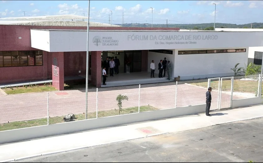Mulher é condenada a 19 anos de prisão por matar filha de 7 anos em Rio Largo