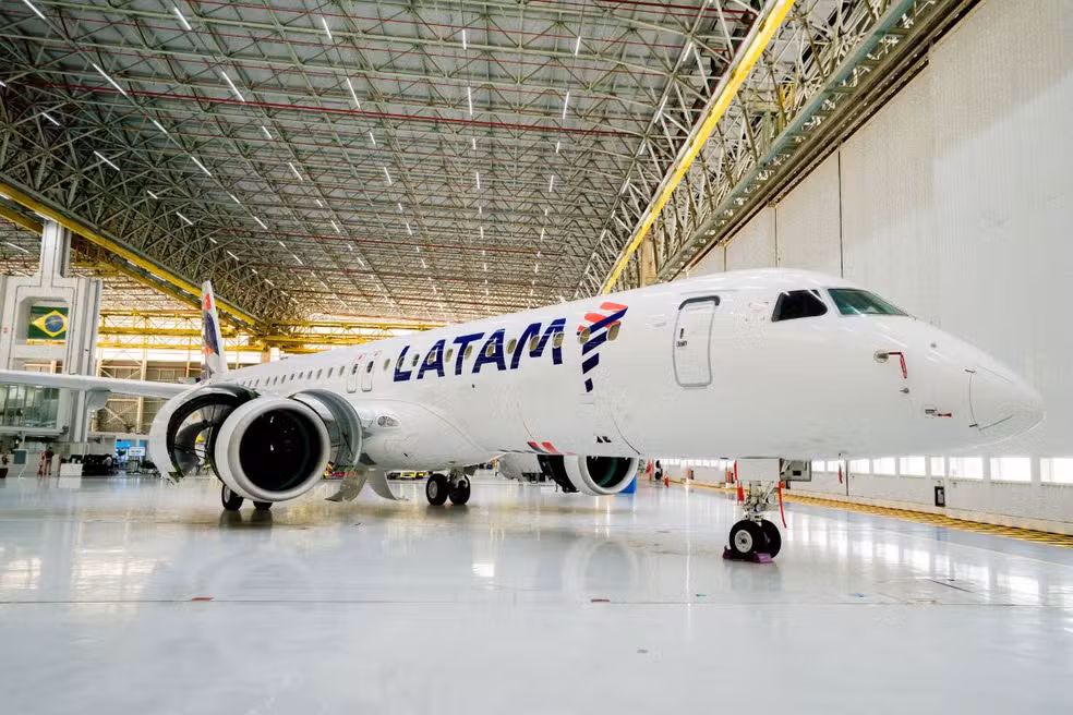 Latam apresenta primeiro Embraer E195-E2 de encomenda avaliada em bilhões