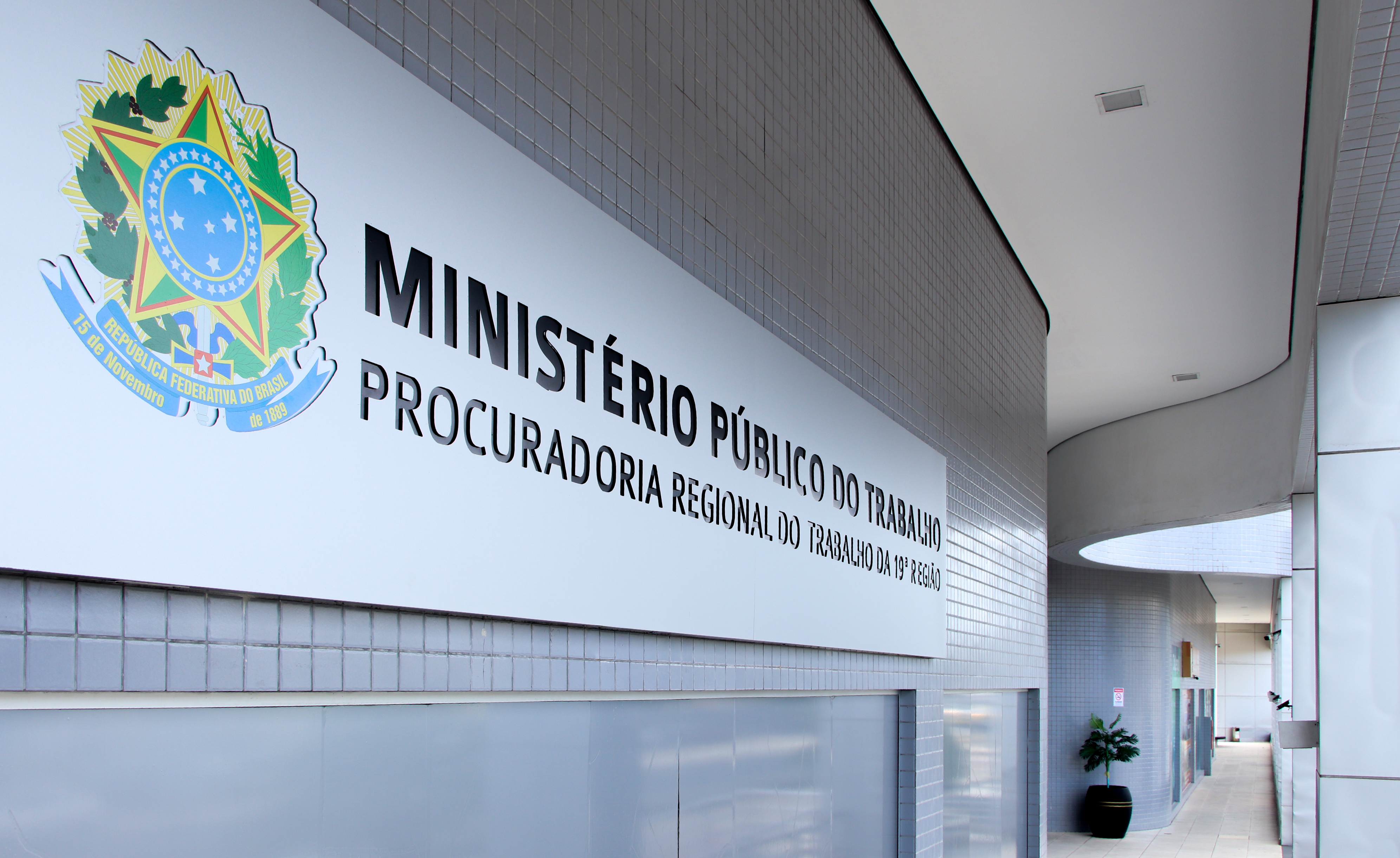 Cooperativa é condenada a pagar R$ 500 mil de indenização para trabalhadores em AL