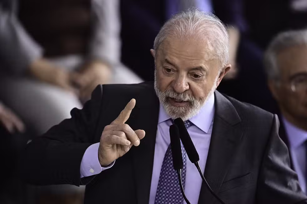 Lula sanciona Orçamento de 2026 com vetos e confirma aumento de salário mínimo