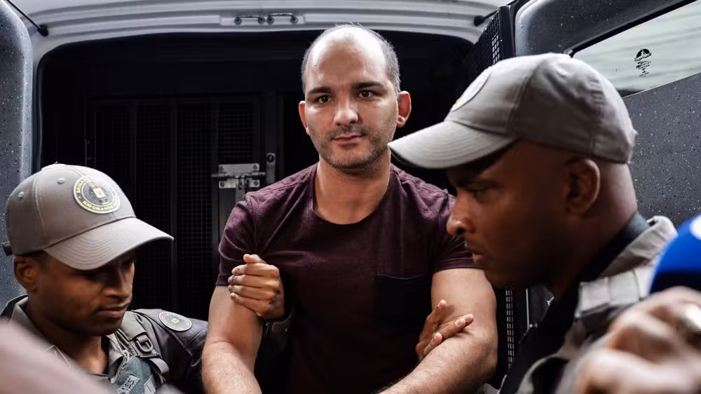 PM é suspeito de usar IA para simular voz da ex e assassinar os pais dela