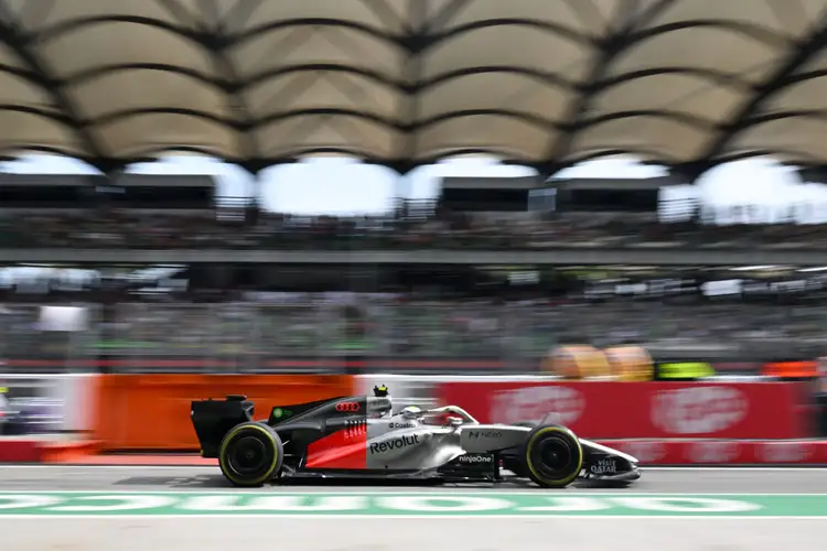 F1 altera software de motores para chuva após falha na prova da Malásia