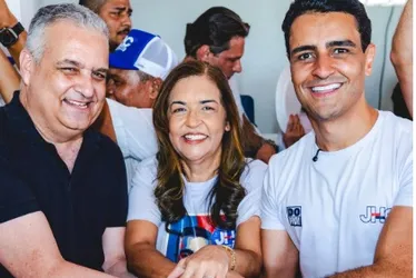 Gaspar avança em aliança com JHC sem exigir apoio a Flávio Bolsonaro