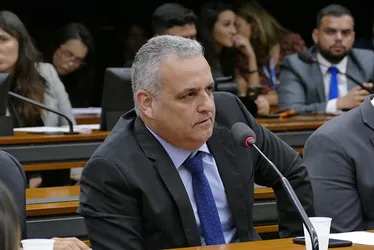 Gaspar muda de partido, vai para o Senado e tenta unir Lira e JHC
