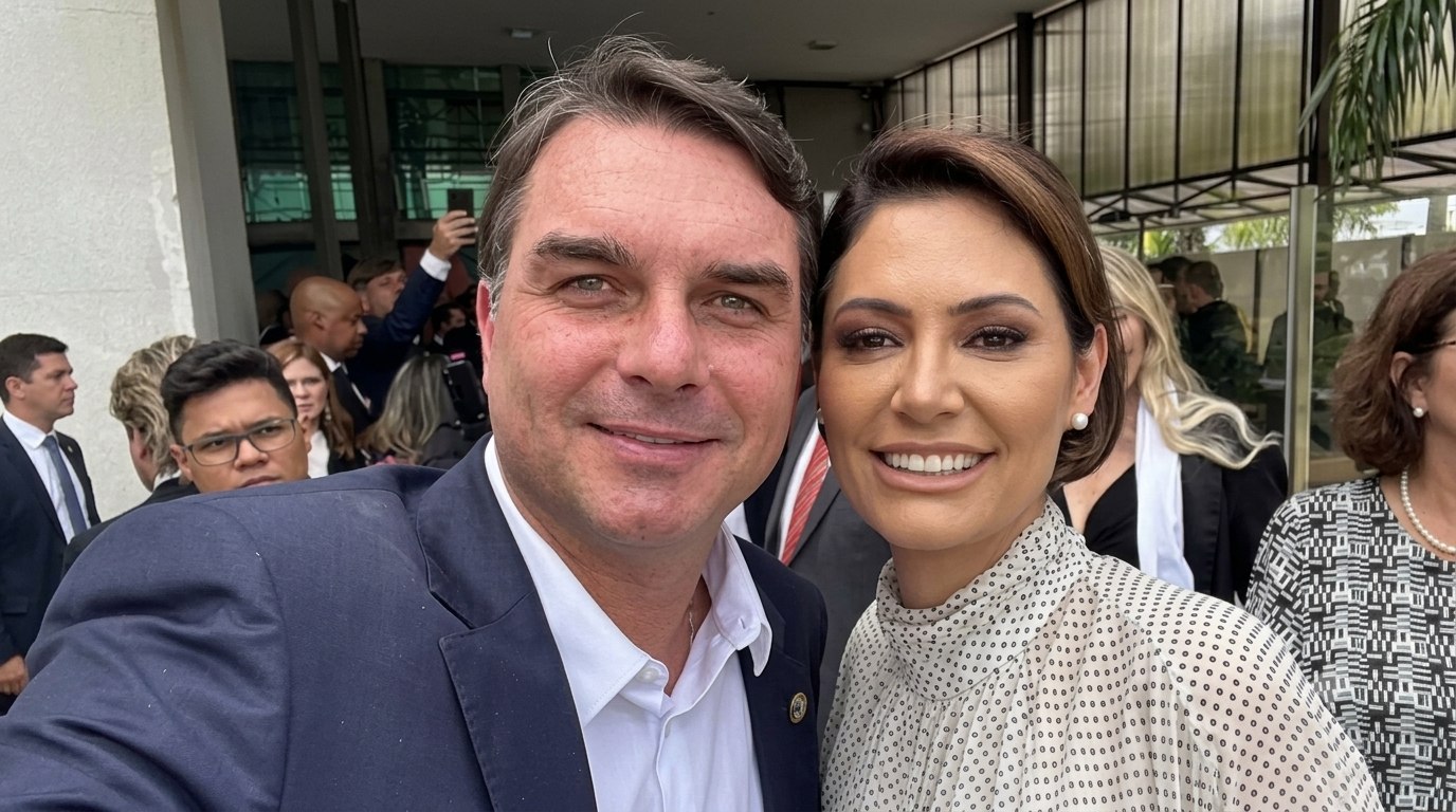 Flávio Bolsonaro chama briga com Michelle de 'página virada' e sinaliza vice mulher