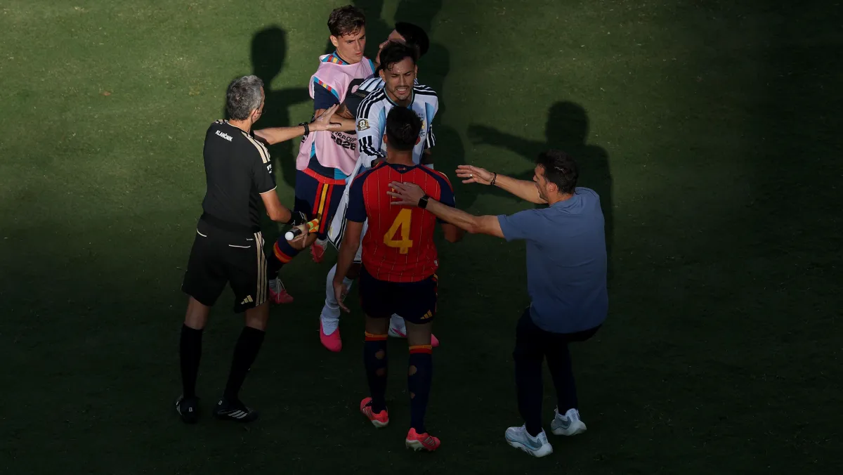Gavi minimiza confusão na final da Copa e diz que Paredes não deveria ser suspenso