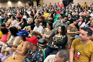 Greve na educação continua, mesmo com governo atendendo 94% da pauta