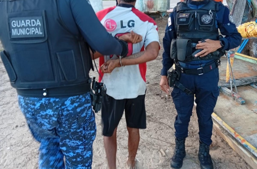 Guarda Municipal prende homem por furto de tapumes em obra pública na Pajuçara