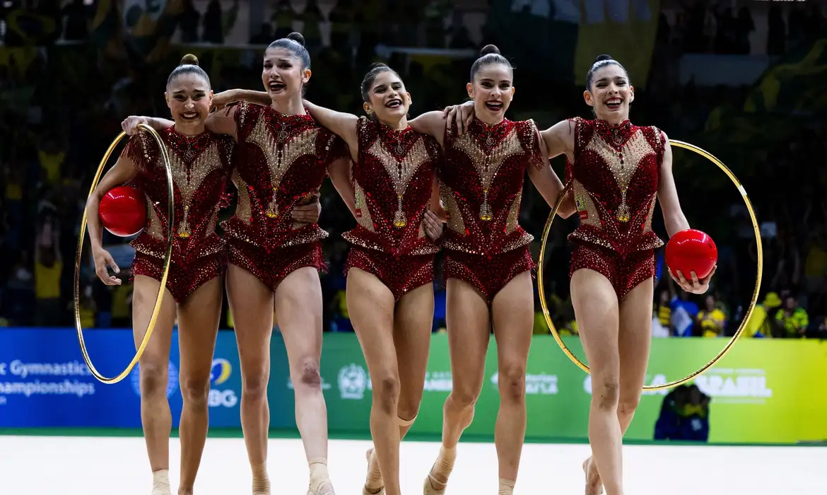Brasil conquista prata histórica no Mundial de Ginástica Rítmica no Rio