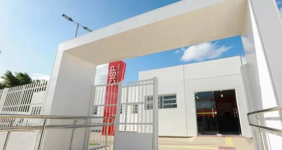 Homem é autuado por ato obsceno após invadir CISP em Porto Real