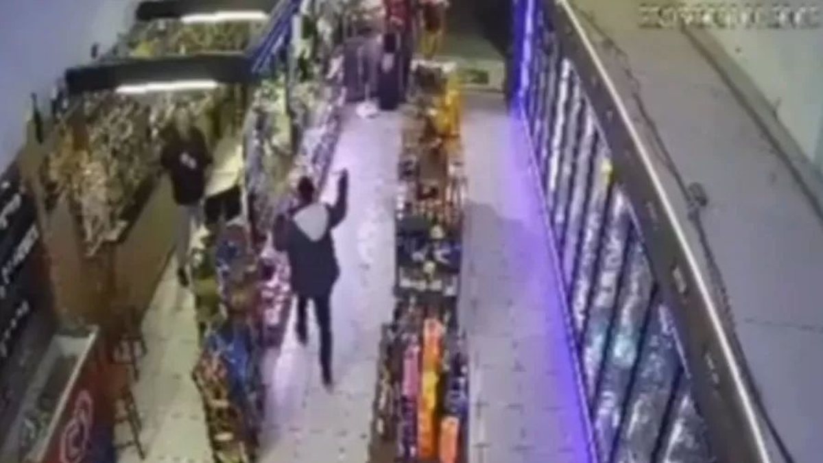 Revoltado com preço da cerveja, homem ataca comerciante com faca em SC