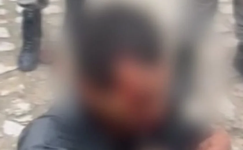 Suspeito de tentativa de homicídio contra mulher é preso após ser espancado pela população