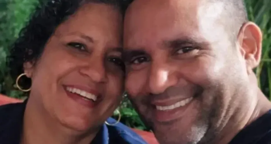 Homem mata esposa a facadas e fere a filha em apartamento na Bahia