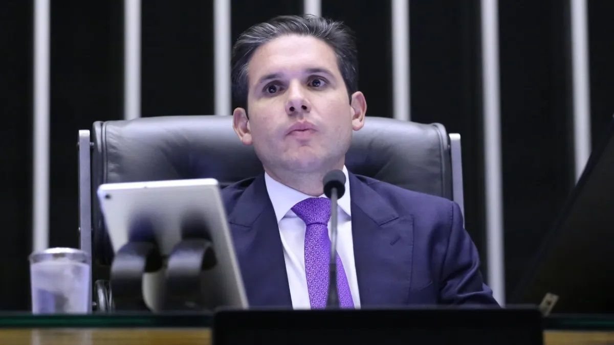 Câmara pauta urgência de PL da adultização nesta terça (19)